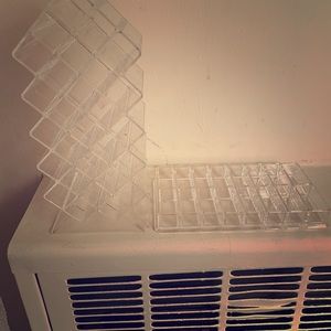 2 Makeup organizers